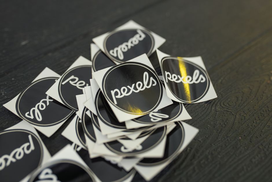 Matte vs Glossy Stickers: Which Is Better? (2024 Guide)(Diagram2)